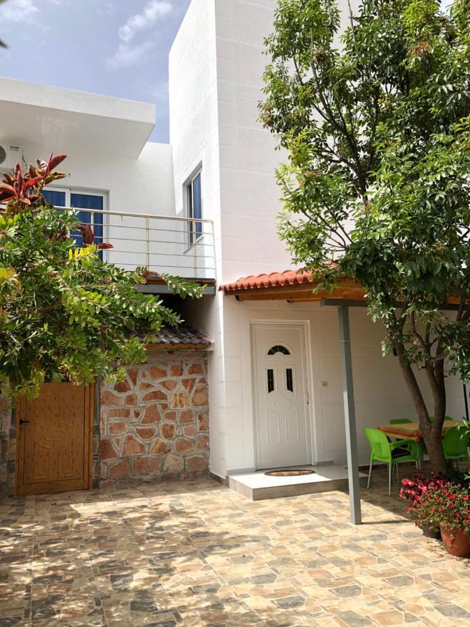 Olympia Guesthouse Ksamil Eksteriør billede
